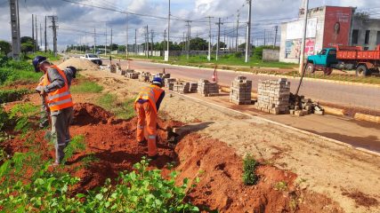 A Secretaria de Obras de Assú está atuando nas vias da cidade para trazer mais melhorias aos serviços locais (3)
