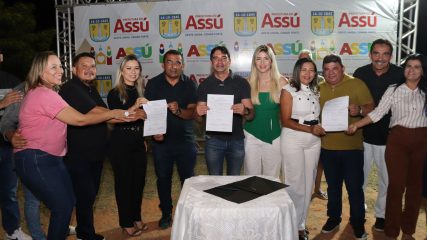 Assinatura da obra de serviço garante reforma e recuperação de via no Bela Vista (2)