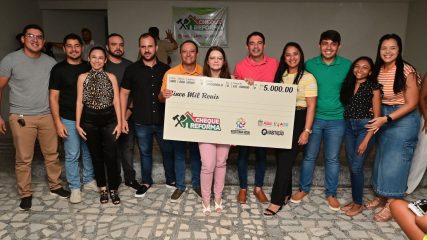 Cheque-reforma mais 100 benefícios são entregues a famílias assuenses (3)