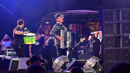 Encerramos a noite com chave de ouro, com o incrível show de Arnaldinho Netto! (5)