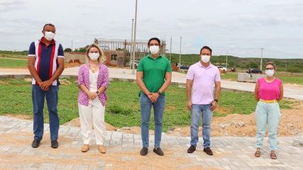 Executivo do Assú visita obra do novo cemitério municipal