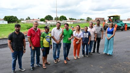Gestão visita obras de pavimentação asfáltica no Feliz Assú (1)