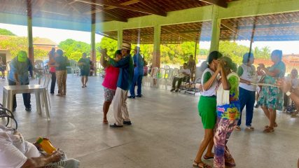 Nesta segunda-feira (20), a Secretaria de Assistência Social realizou um dia de atendimento aos Idosos no Serviço de Convivência e Fortalecimento de Vínculos