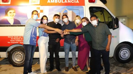 Paróquia da Beata Lindalva e São Cristóvão doa ambulância para o município de Assú