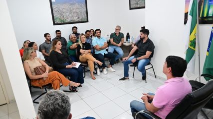 Prefeito Gustavo Soares reúne secretariado nesta terça (1)