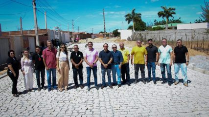 Prefeitura conclui mais de 50% da obra de pavimentação no bairro Meus Amores (2)