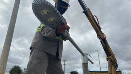 Prefeitura continua trabalho de melhoramento da iluminação pública (12)
