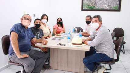 Prefeitura do Assú e UERN discutem proposta de publicação de atlas do município (2)