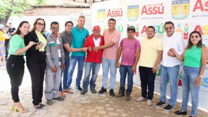 Prefeitura do Assú entrega novos equipamentos para fortalecer a produção agrícola rural da cidade (6)