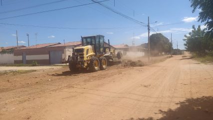 Prefeitura do Assú executa obras em estradas, adutoras e garante limpeza pública (1)