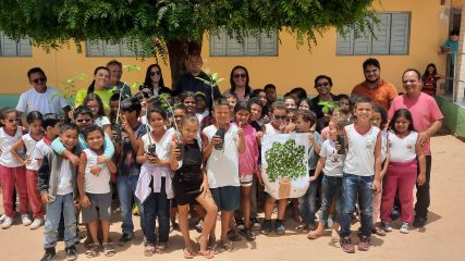 Prefeitura do Assú realiza plantio de mudas em escola municipal (1)