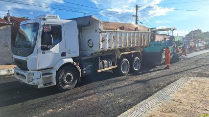 Prefeitura inicia obras de pavimentação asfáltica na rua Francisco Belo de Oliveira (10)