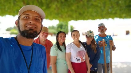 Secretaria de Meio Ambiente e OASA realiza plantio na praça do CEPA (5)